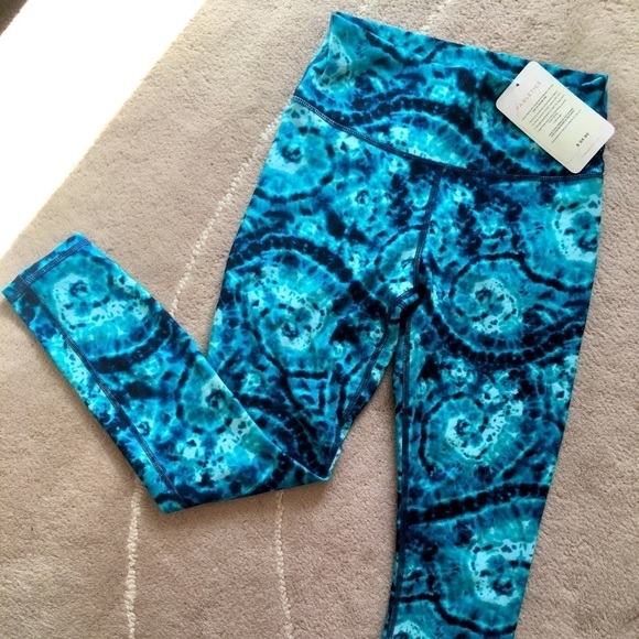Fabletics Tie-Dye Leggings, High Waist, Powerflex 7/8, Length, Navy, Aqua, Small - Picture 16 of 16